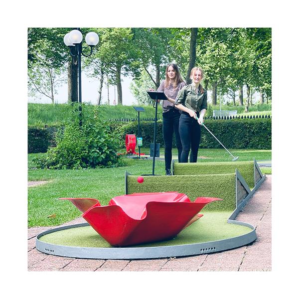 Een heerlijk potje midgetgolf tijdens de lockdown in Goes