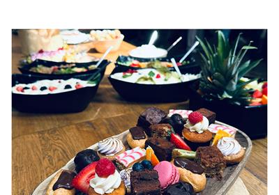 Een gezellig dessertbuffet bij de Vierlinden